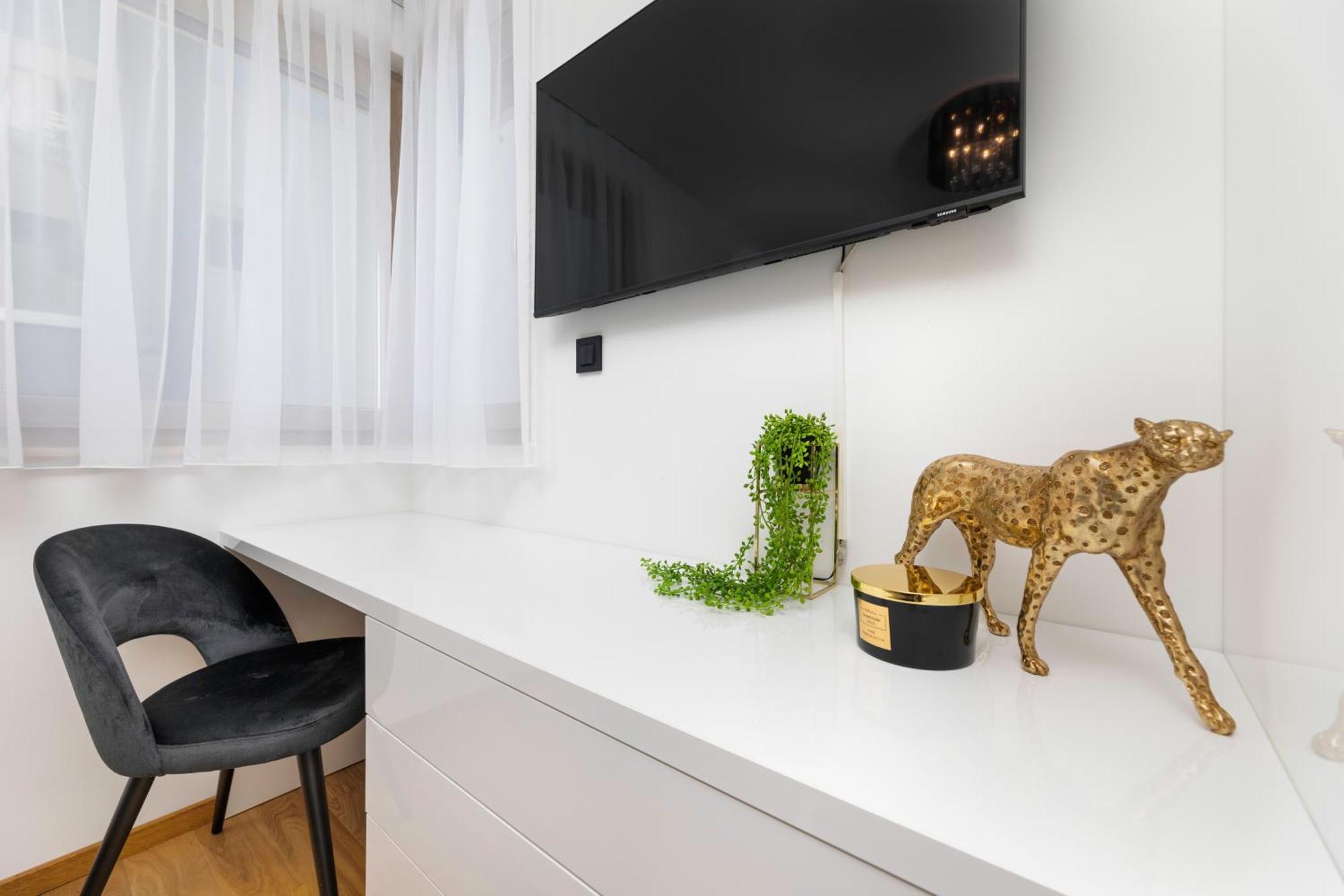 Villa Njivice Apartman Marina Eksteriør billede