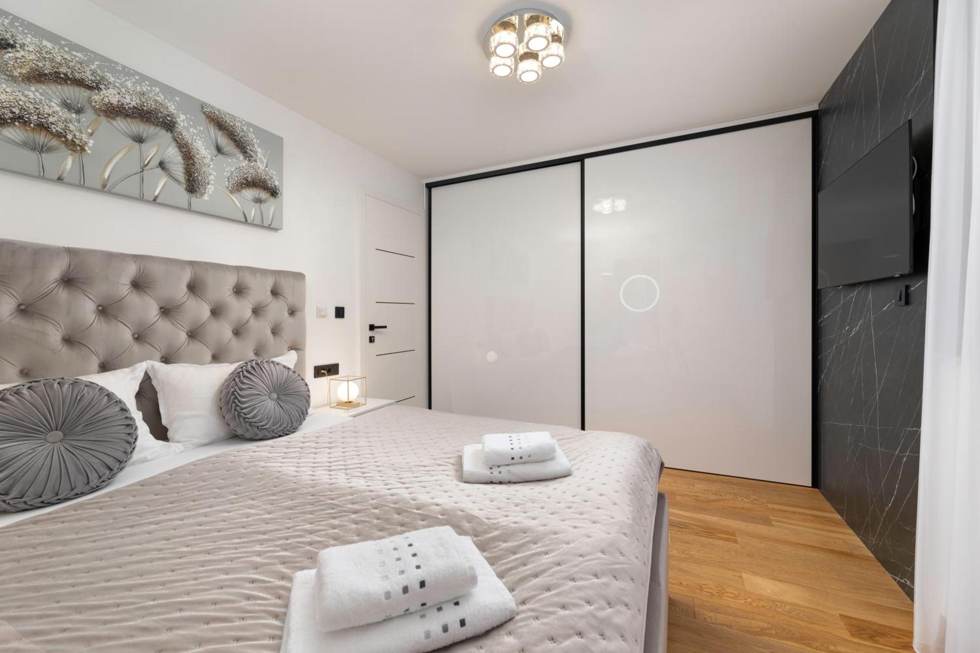 Villa Njivice Apartman Marina Eksteriør billede