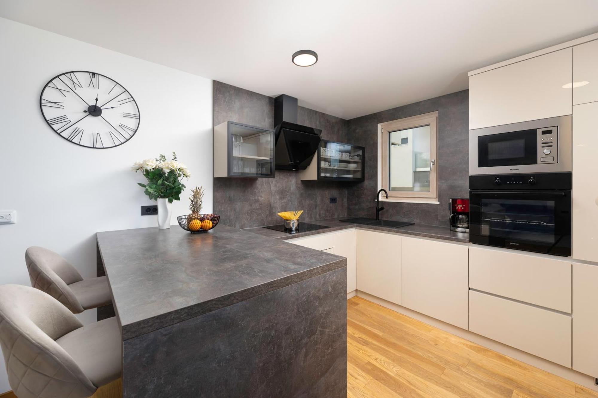 Villa Njivice Apartman Marina Eksteriør billede