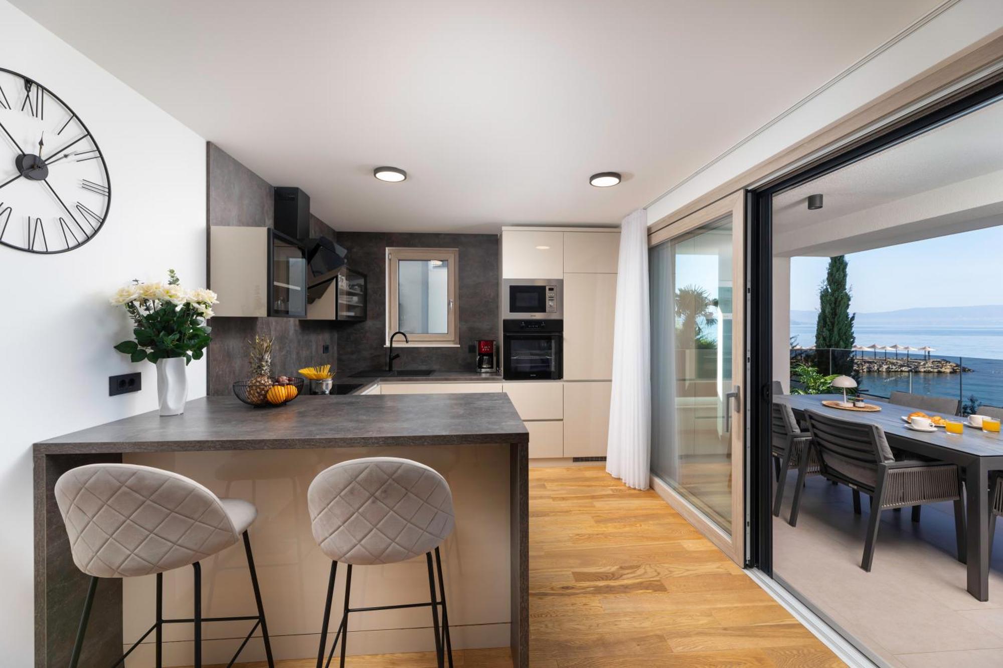Villa Njivice Apartman Marina Eksteriør billede