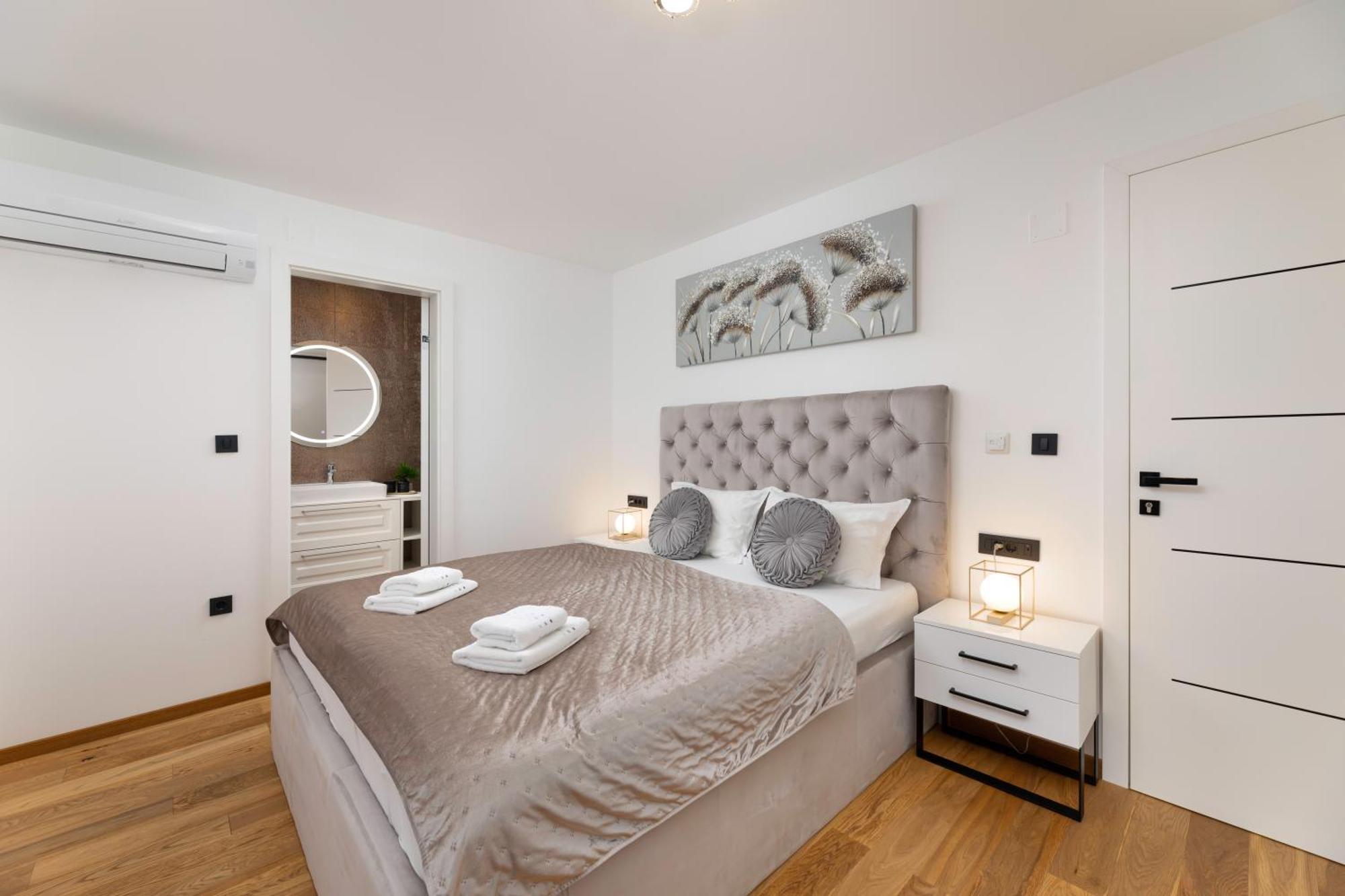 Villa Njivice Apartman Marina Eksteriør billede